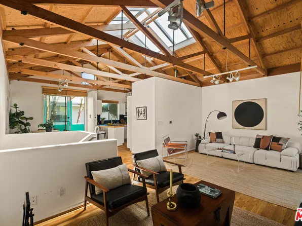 656 Angelus Pl, Venice, CA 90291