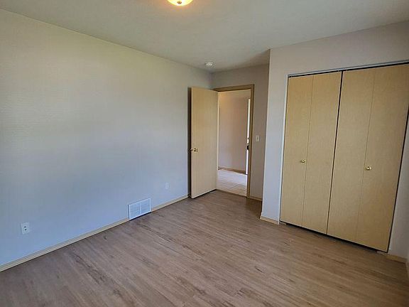 4th image of 3804 E 58th Ln