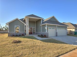 4805 Hambletonian Ln, Mustang, OK 73064