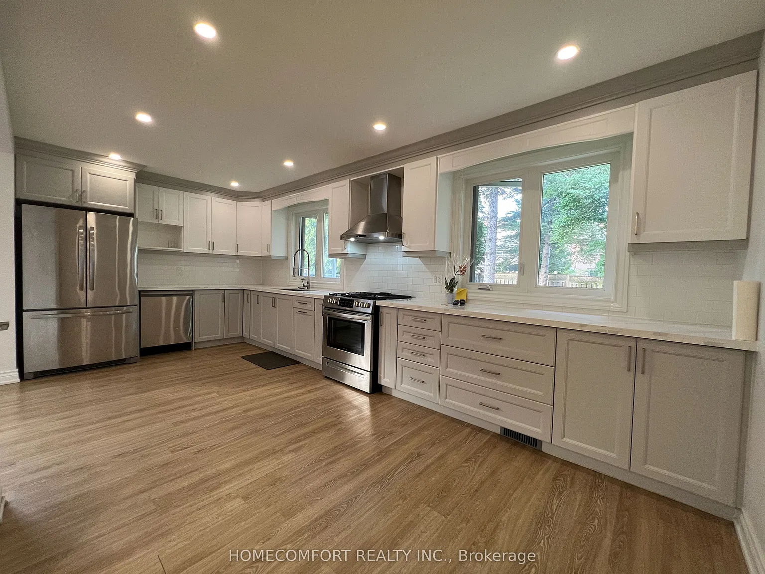 3 bed, $2,850 — Photo 2