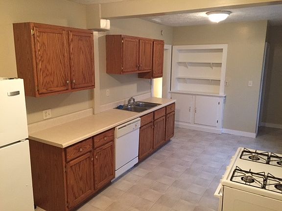 5th image of 515 Somerset Ave