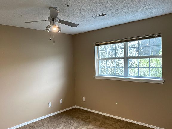 5th image of 250 Berry Dr #15