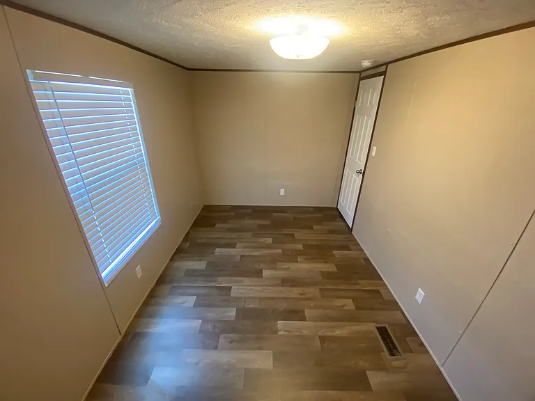 131 Eldridge Ln — Photo 14