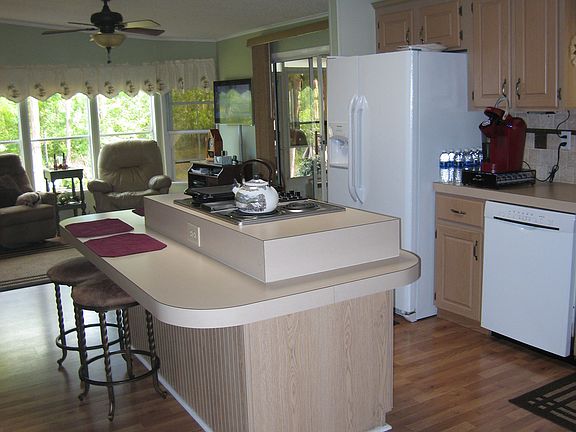 Large Kitchen 