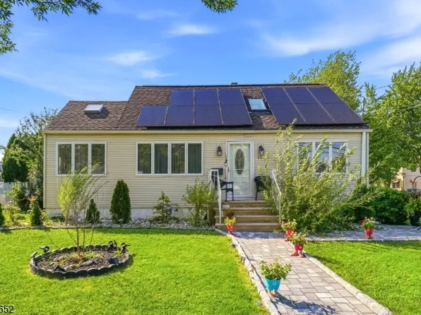 28 Brookhill Ter, Clifton City, NJ 07013