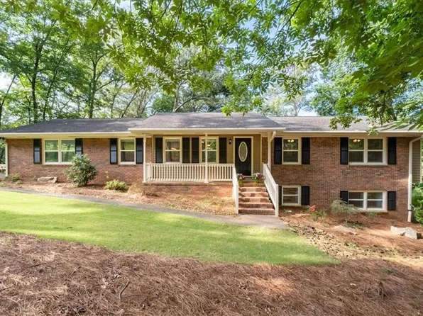 71 Seminole Trl SW, Cartersville, GA 30120