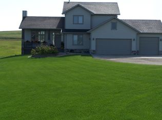 3018 Link Dr, Bismarck, ND 58503