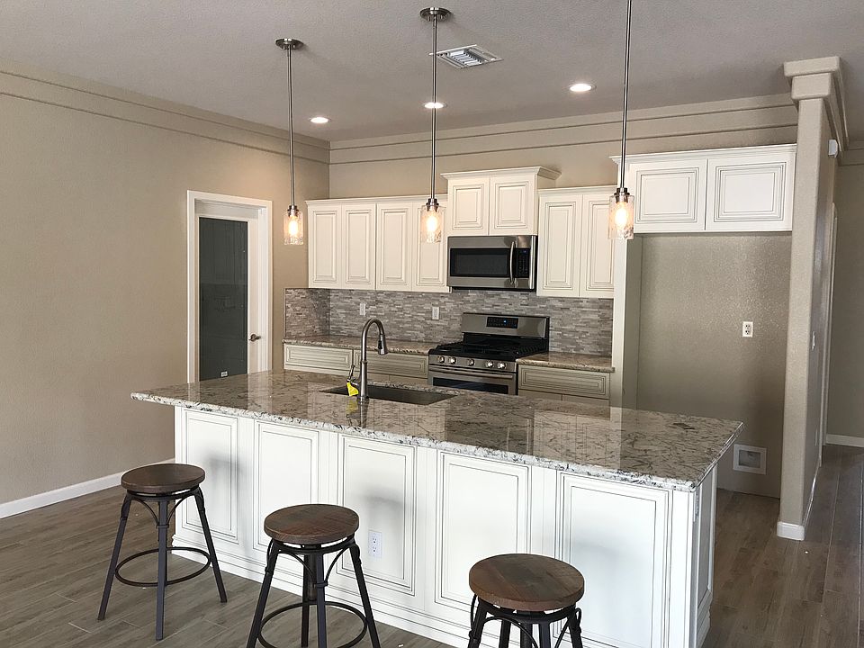 1st image of 2928 Desert Vista Dr