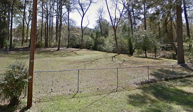 1st image of 304 Mae Dr