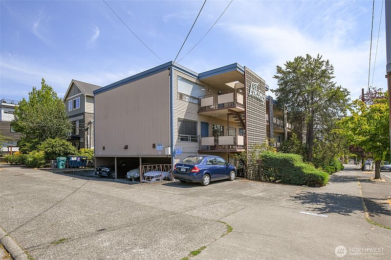2nd image of 5920 24th Avenue NW