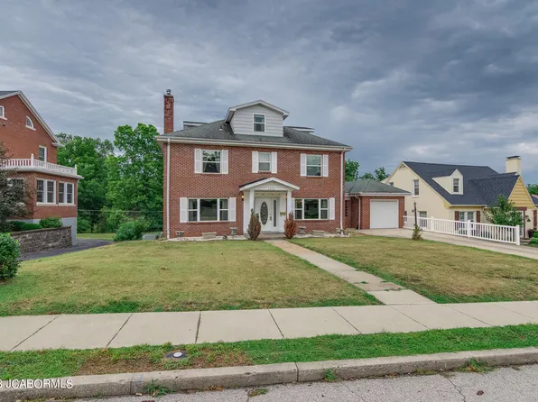 1913 Hayselton Dr, Jefferson City, MO 65109