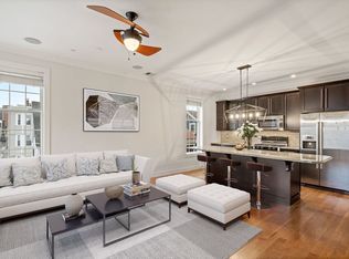 235 Gold St #PENTHOUSE 3, Boston, MA 02127