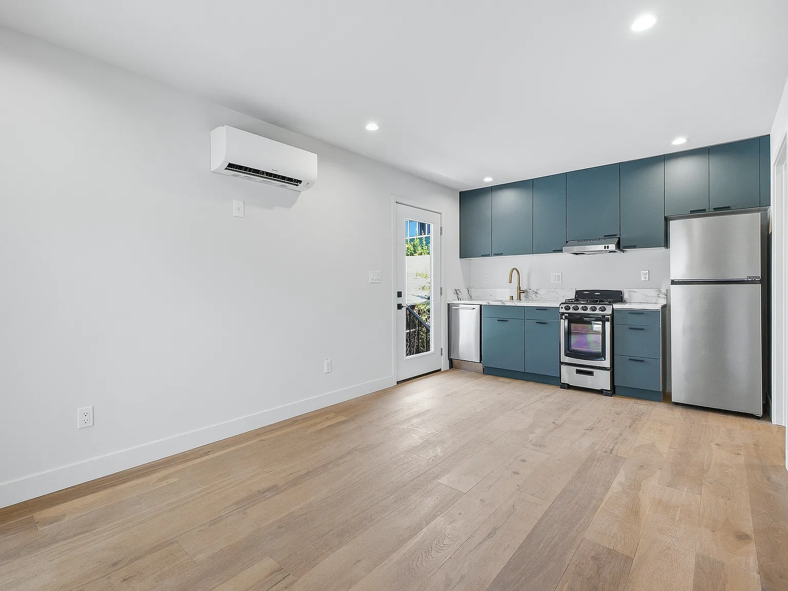 1 bed, $2,687 — Photo 3