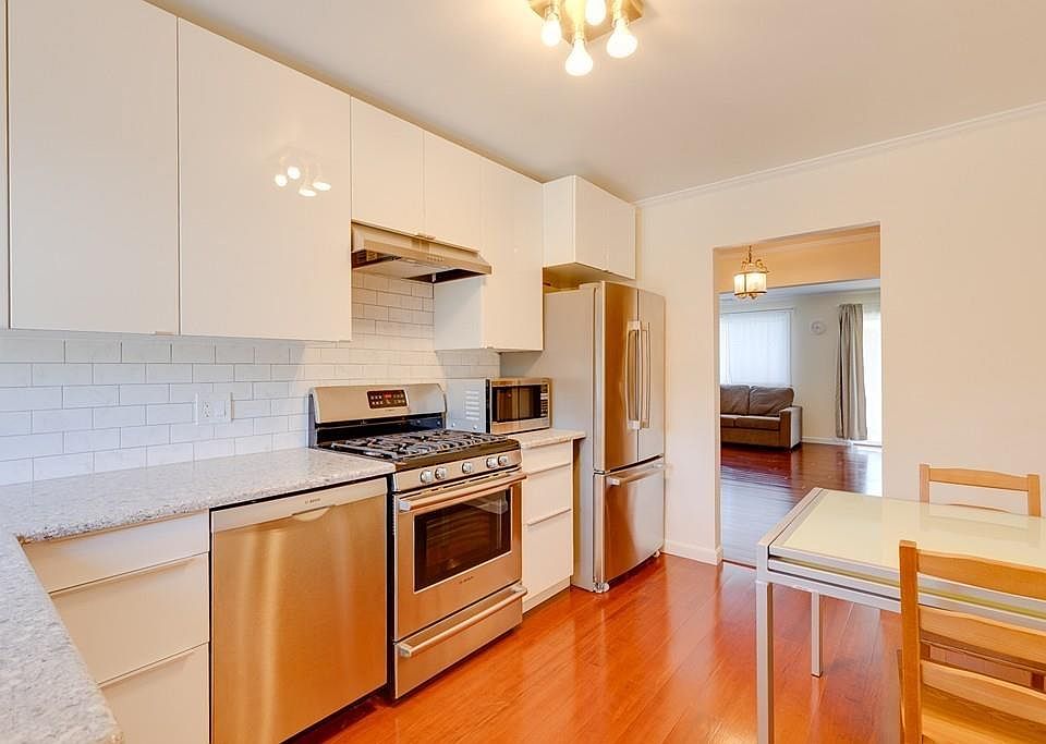 1st image of 8 Bayberry Dr APT 4