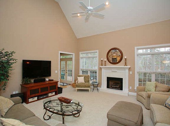 5th image of 654 Deerwood Way