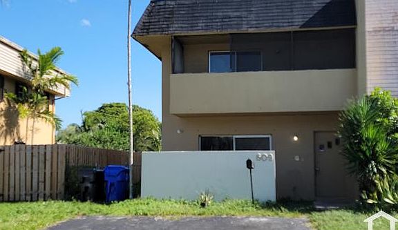 2nd image of 609 SW 79th Ter