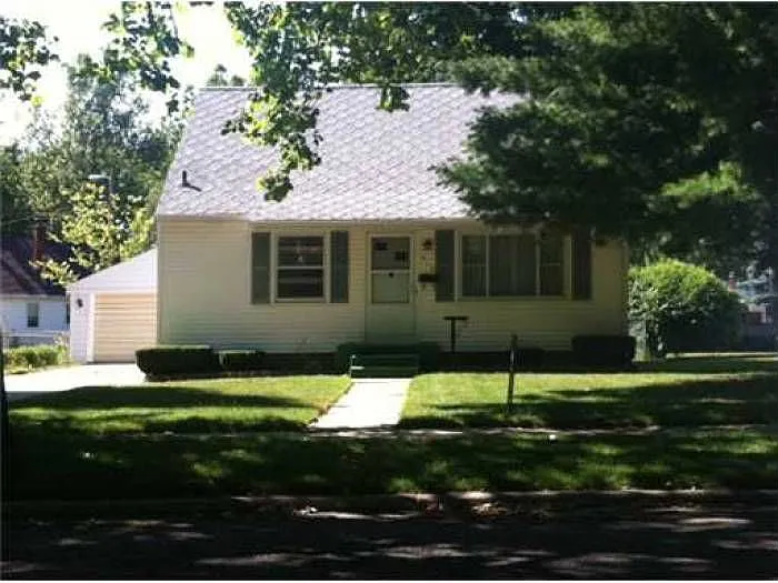 915 S Dexter Dr photo 1