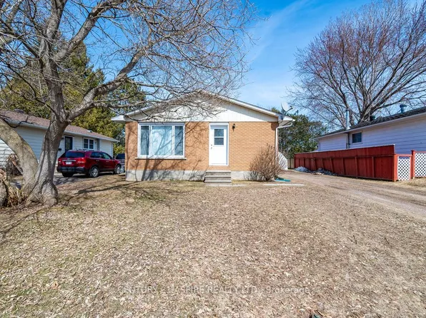 1147 Boundary Rd W, Pembroke, ON K8A 7T9