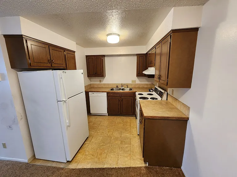 853-859 S White Cloud Dr — Photo 3