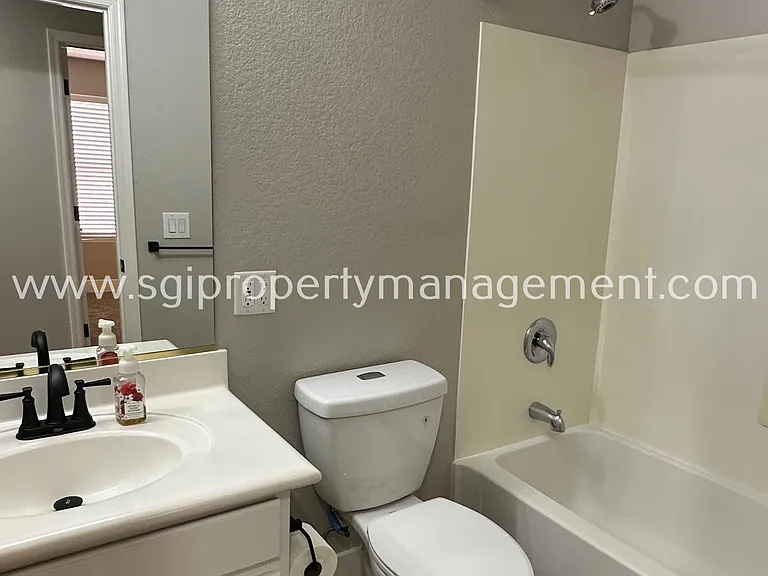 2523 W White Feather Ln — Photo 9