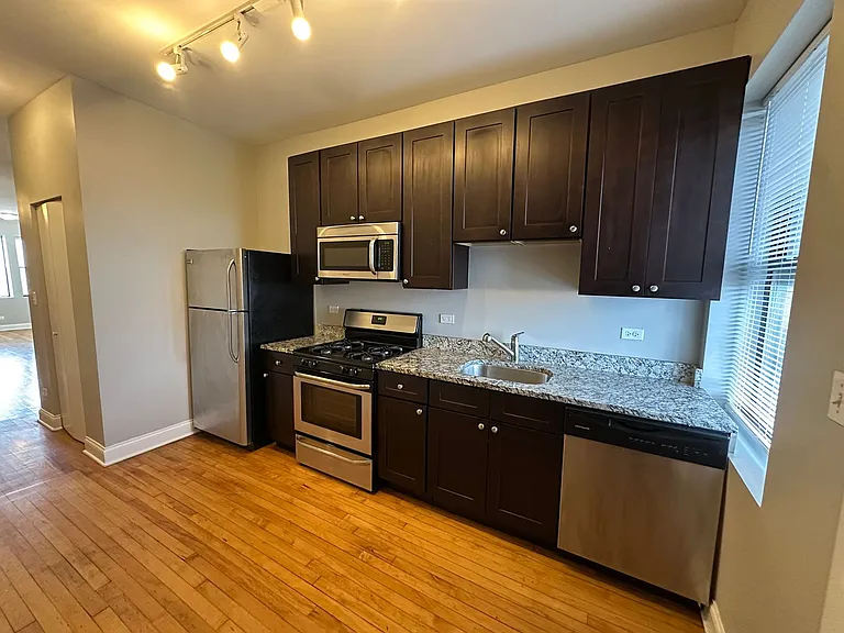 5001 N Sawyer Ave — Photo 6