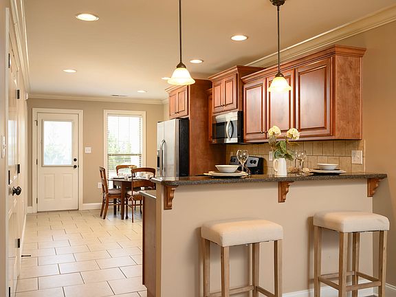 5th image of 1711 Stone Castle Dr NE
