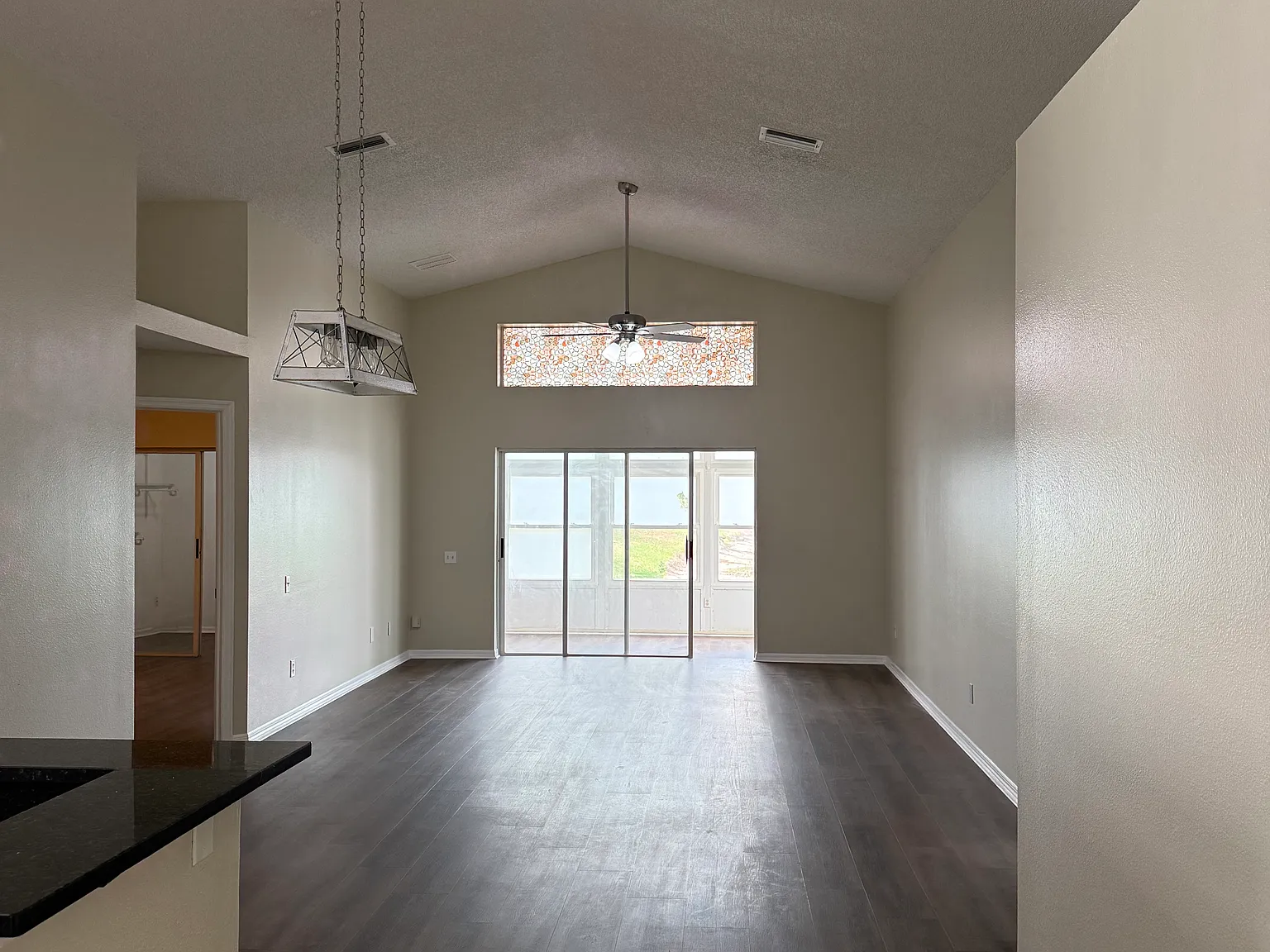 4 bed, 1665 sqft, $2,350 — Photo 2