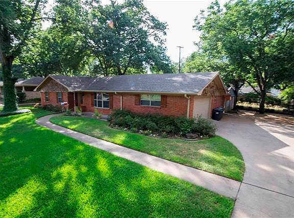 2nd image of 1200 Oaklawn Dr