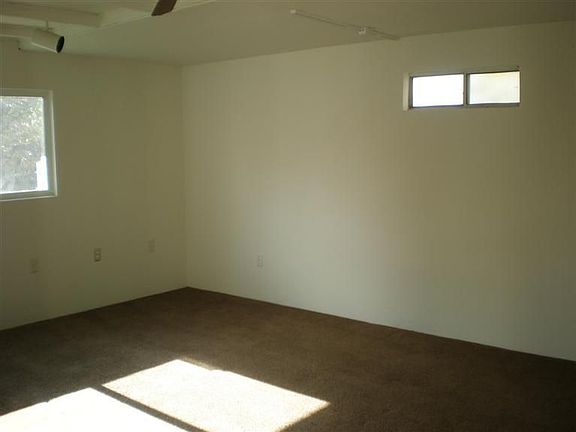 3rd image of 2004 El Camino Ave