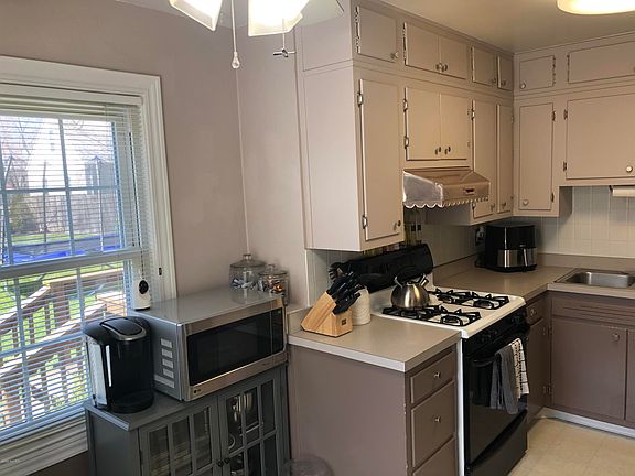 4th image of 2602 Thayer Dr