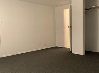 28 Burnage Ln, Babylon, NY 11702