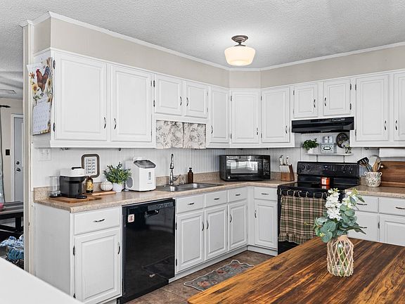 4th image of 287 Phillips Dr