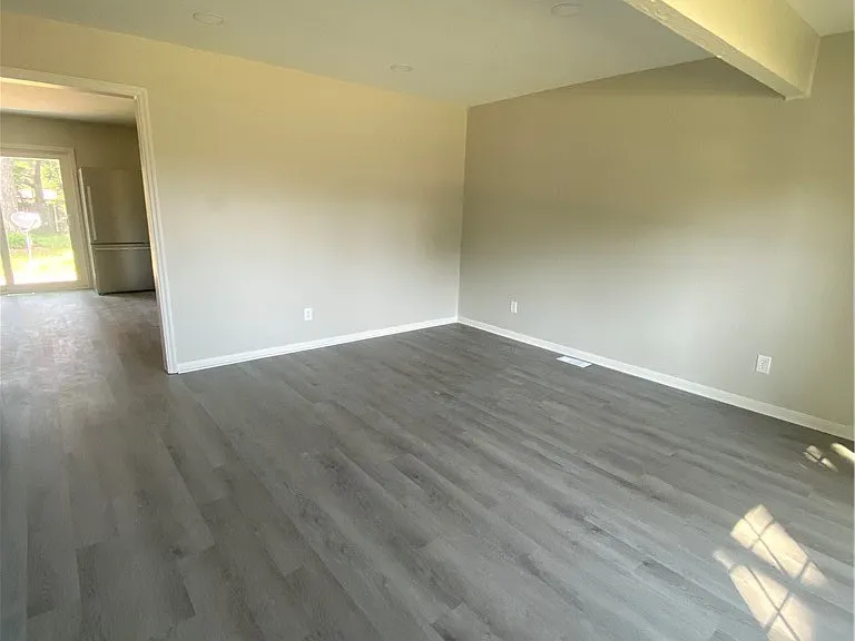 671 Wiltshire Rd — Photo 5