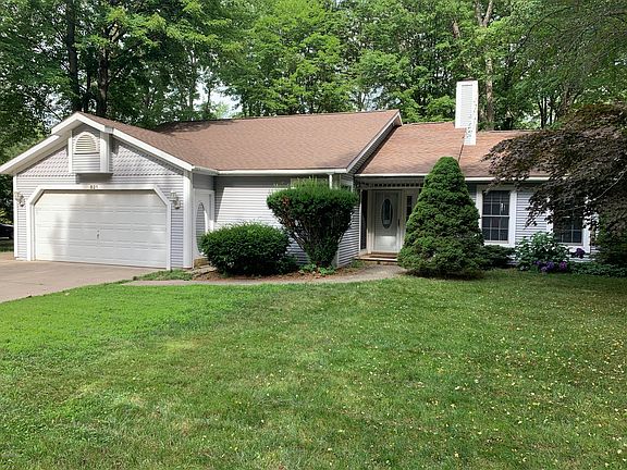 4th image of 621 Central Bay Ave