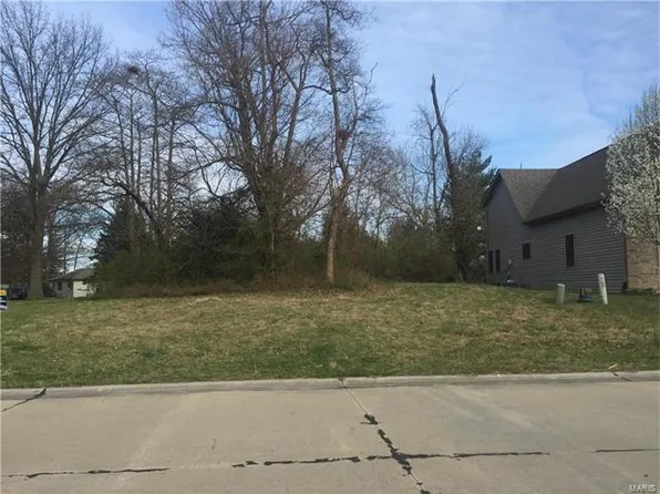 300 Shea Ct, Edwardsville, IL 62025