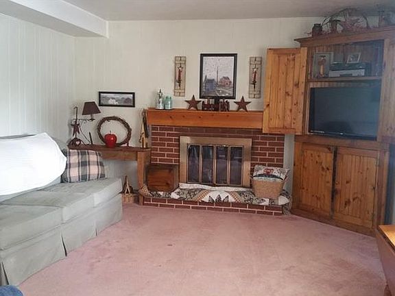 3rd image of 467 Dakota Dr