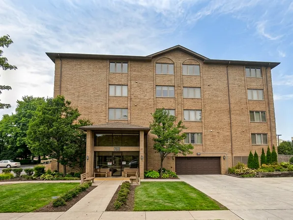 9510 S Kolmar Ave APT 212, Oak Lawn, IL 60453