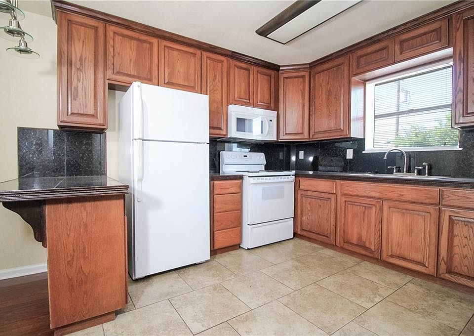 1st image of 1304 McKie Dr APT 111