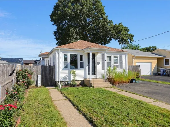 127 Fern St, Warwick, RI 02889