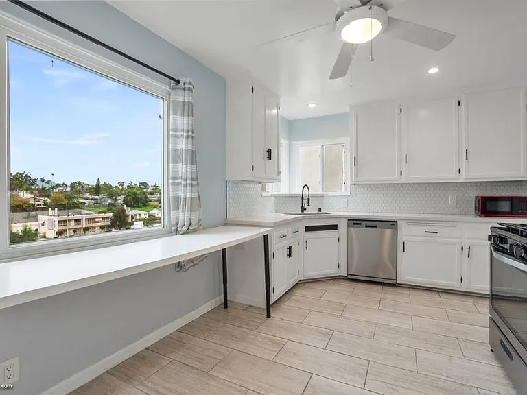 4250 Blackton Dr — Photo 12
