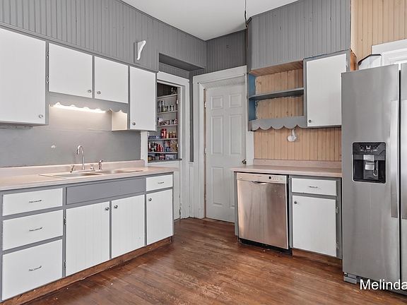 4th image of 550 Merrick St