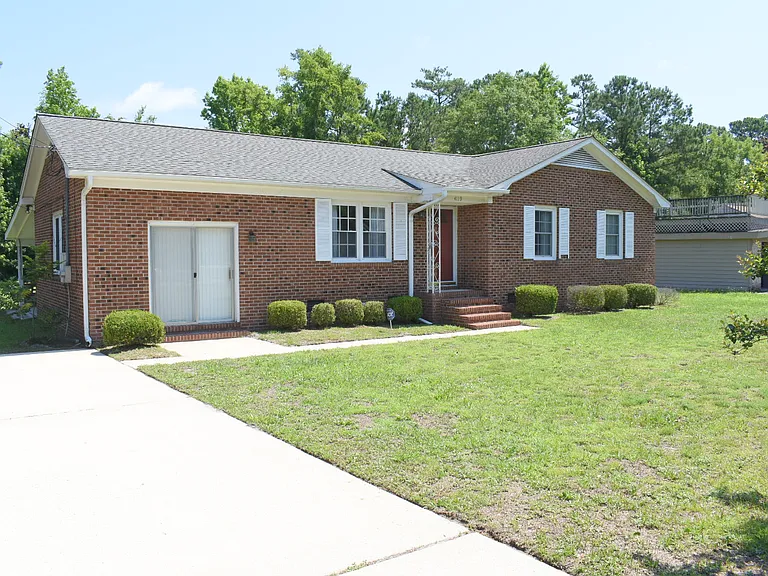 4119 Fairlawn Dr — Photo 2