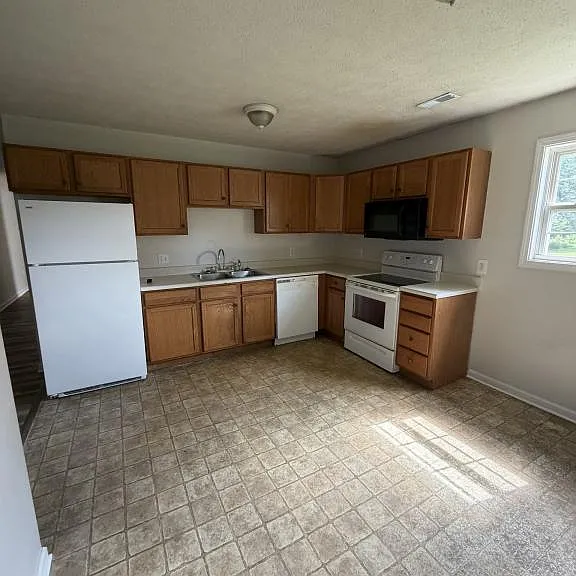 801 N Garfield St — Photo 3