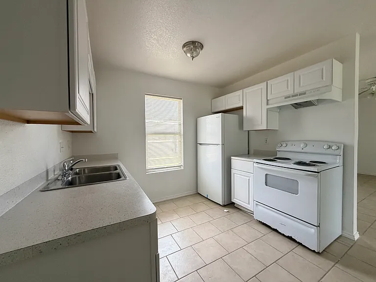 1107 Circle M Dr #B — Photo 5