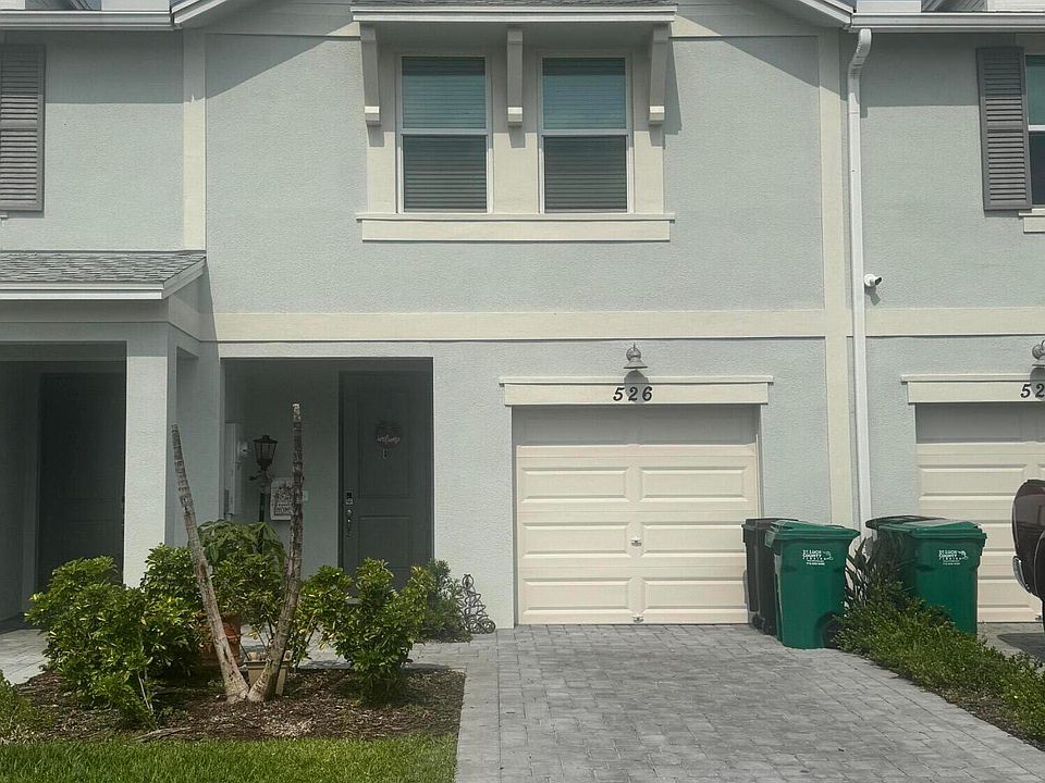 1st image of 526 Salisbury Cir
