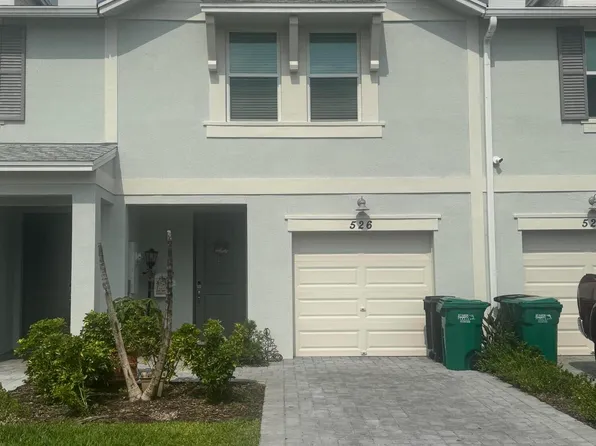 526 Salisbury Cir, Fort Pierce, FL 34982
