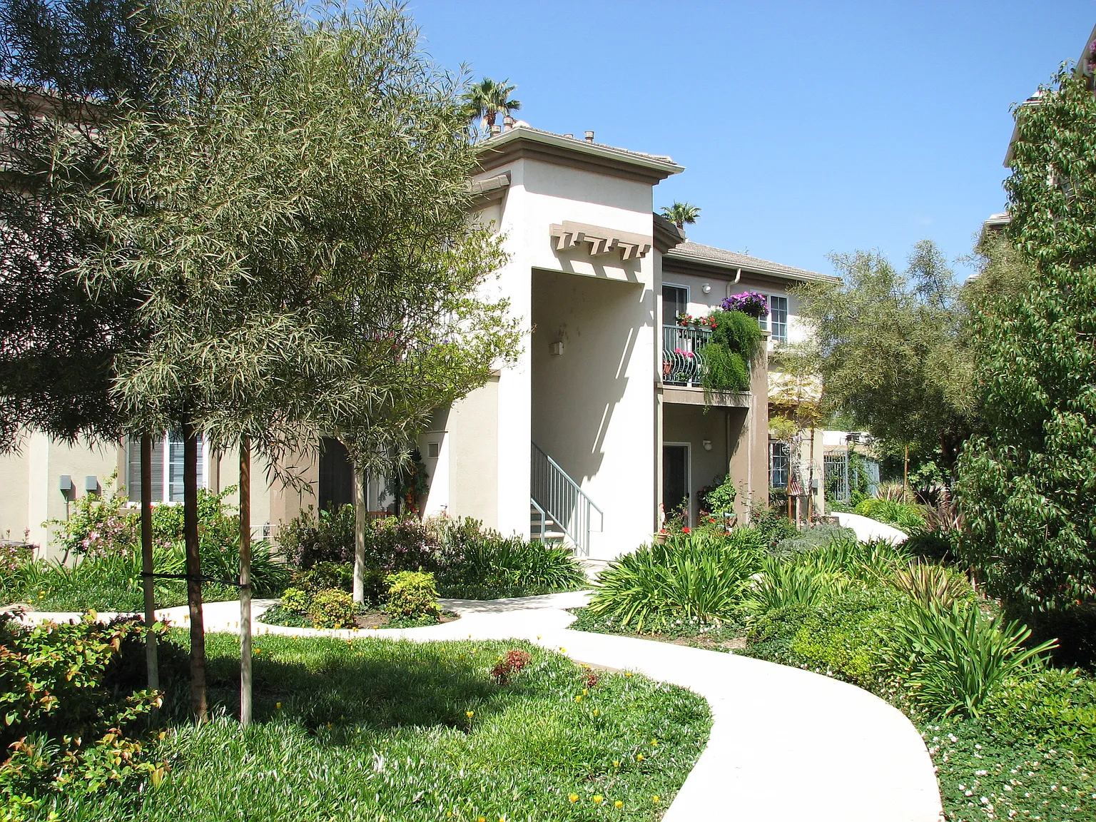 Castaic Lake Senior Apts — Photo 4