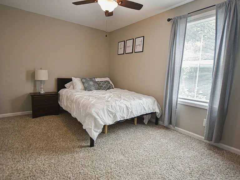 219 Smithson Ln — Photo 27