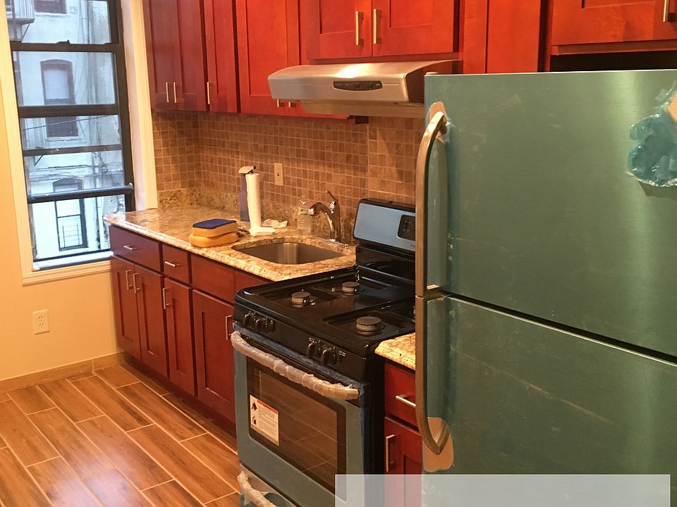 1st image of 3017 41st St