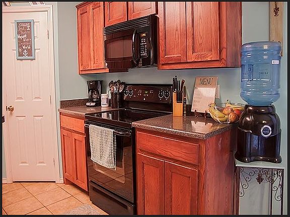 5th image of 42 Amberwood Dr